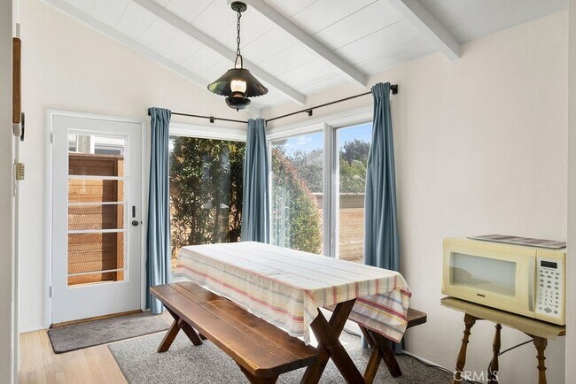 Building Photo - 20 S Portola