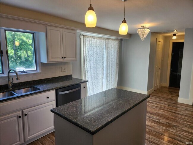 Building Photo - 603 Hamilton Pkwy