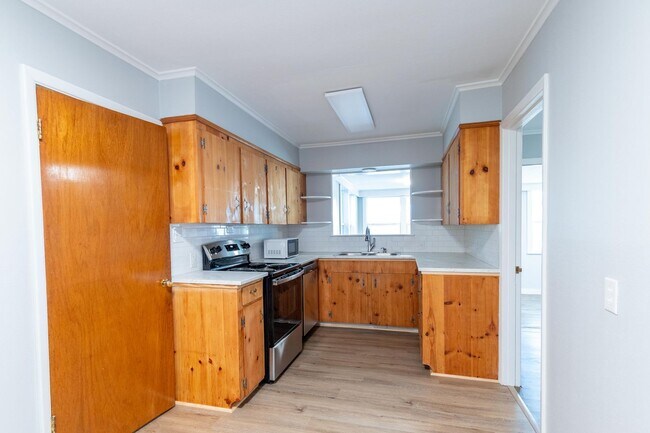 Primary Photo - Large 3-Bed, 1-Bath Home on Anderson Island – Newly Remodeled!