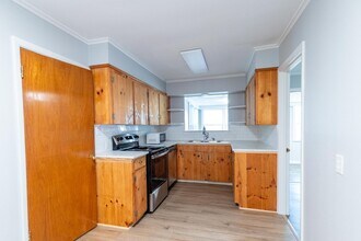 Building Photo - Large 3-Bed, 1-Bath Home on Anderson Island – Newly Remodeled!