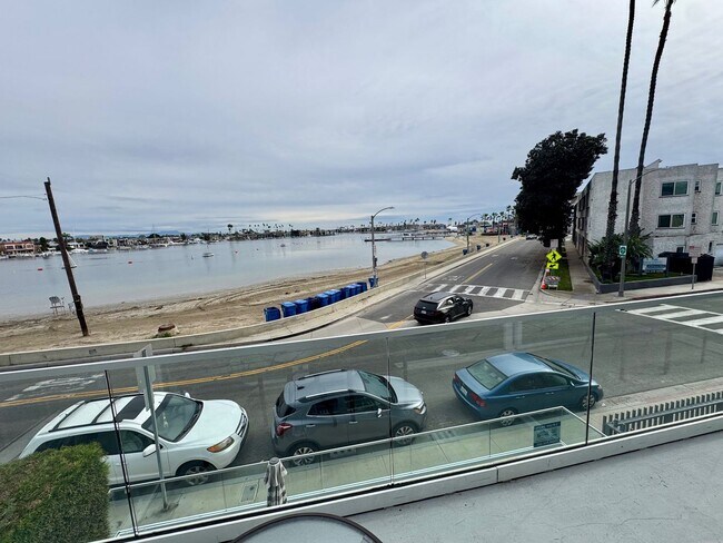 Building Photo - 423