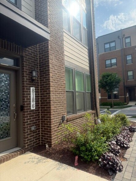 Building Photo - 8186 Varick Pl