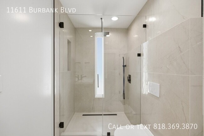 Building Photo - 11611 Burbank Blvd