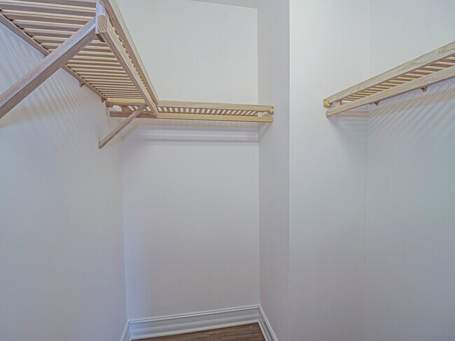 Building Photo - 1835 Bridgepointe Cir