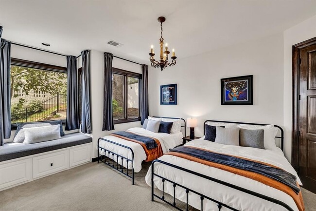 Building Photo - 1710 Mt Larson Rd