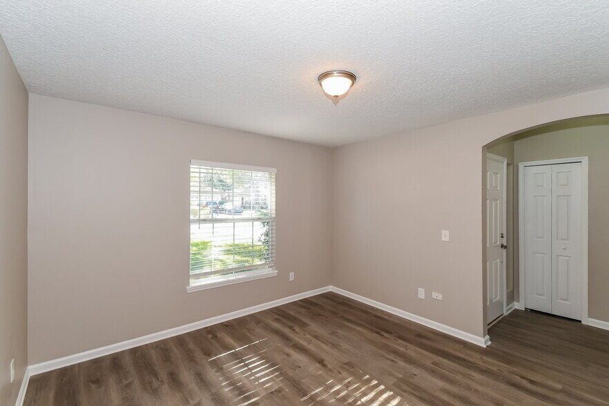 Building Photo - 7941 Collins Bay Ct