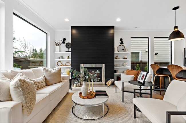 Building Photo - Designer 4-Bedroom Home with Covered Outdoor Living in Lake Stevens