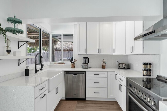 Building Photo - 2233 SE 15th St