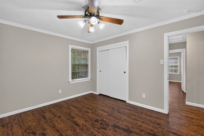 Building Photo - 5418 Grand Lake St