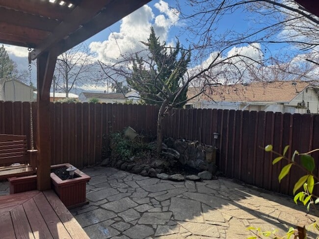 Building Photo - 3-BEDROOM HOME LOCATED ON QUIET CUL-DE-SAC- GARAGE CONVERTED TO ANOTHER ROOM OR STORAGE USE