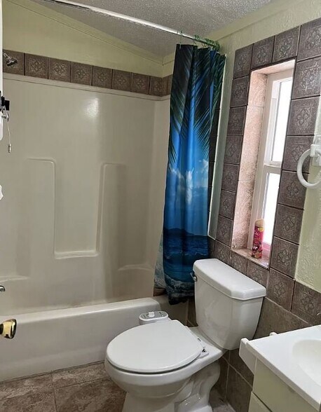 Building Photo - 2640 S Cottonwood Ln