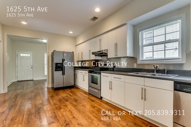 Building Photo - 1625 5th Ave