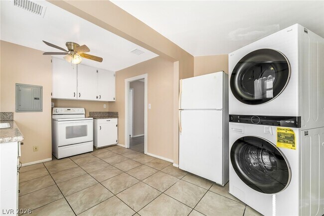 Building Photo - 663 Avenue C