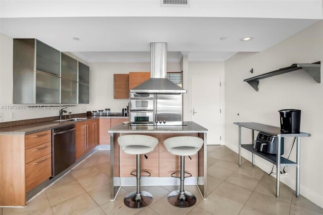 Building Photo - 218 SE 14th St