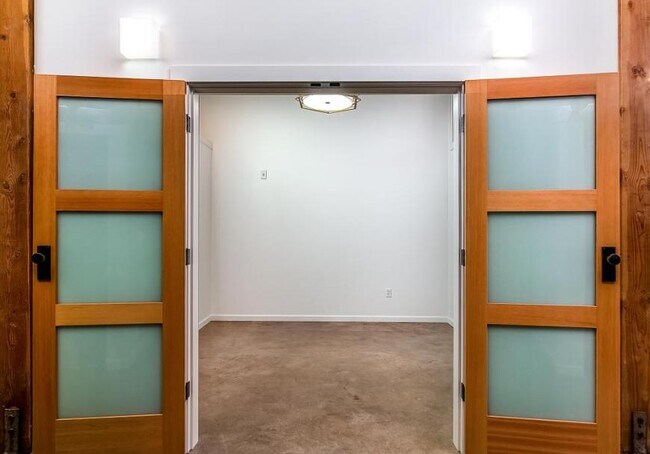 Building Photo - 1 bedroom in Seattle WA 98122