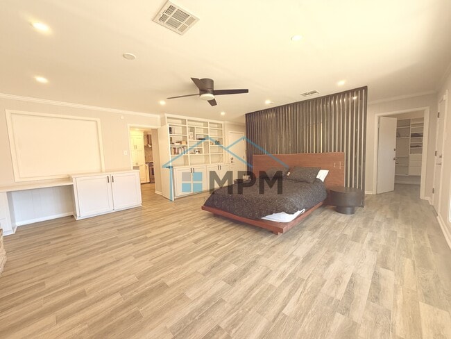 Building Photo - 1706 Lexington Ave