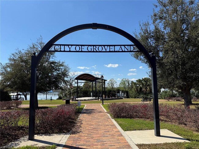 Building Photo - 7117 Dilly Lake Ave