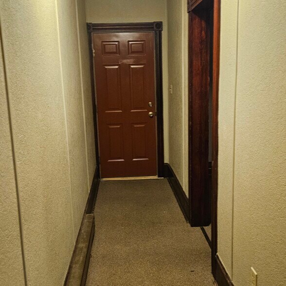 Front Door - 186 E Main St