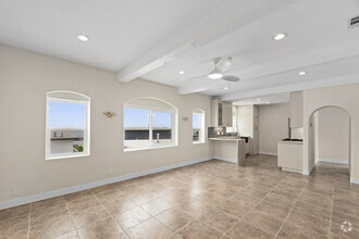 Building Photo - 3307 Highland Ave