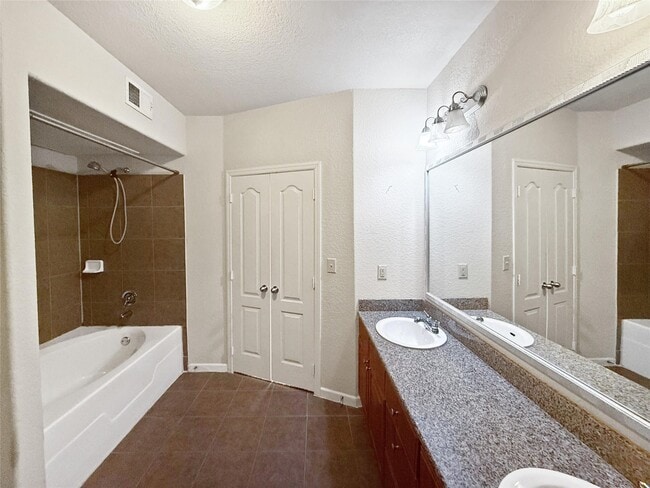 Building Photo - 1711 Old Spanish Trl