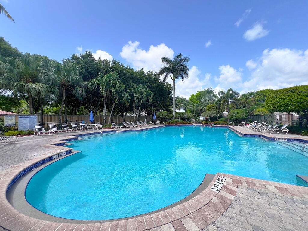 Building Photo - 137 Canterbury Pl