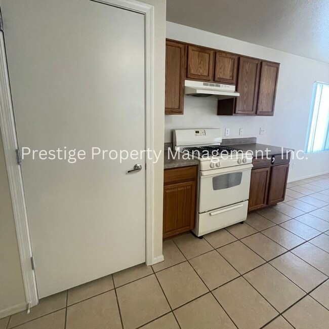 Building Photo - Want to call this 3 bedroom 2.5 bath Home ...