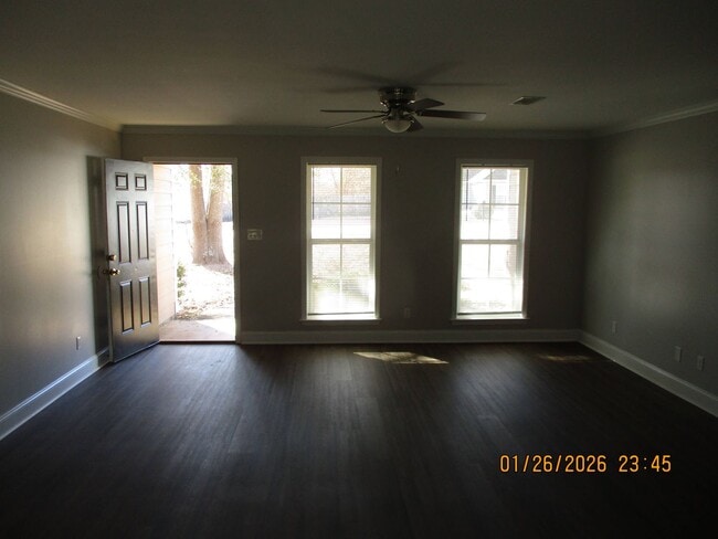 Building Photo - 160 Alder Dr