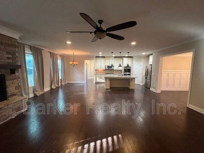 Building Photo - 324 Matilda Pl