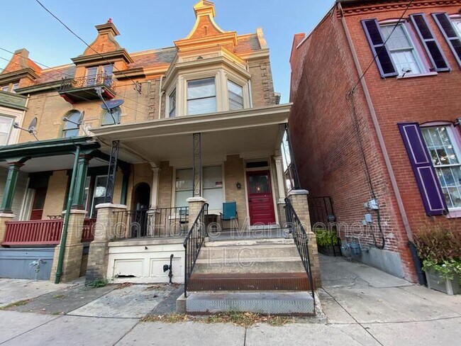 Building Photo - 441 W Orange St