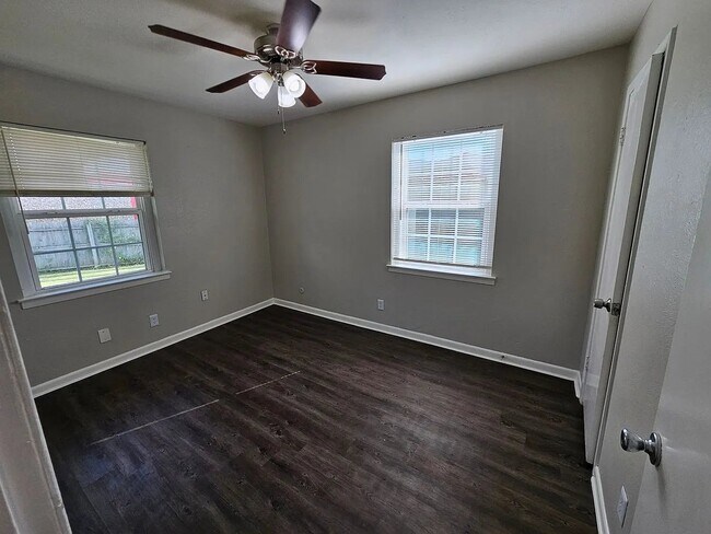 Building Photo - 2527 Normont Cir