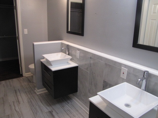 Building Photo - 401 Cambrian Ridge Dr