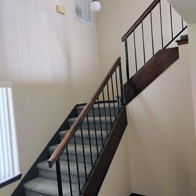 Building Photo - 10207 Shadowridge Dr