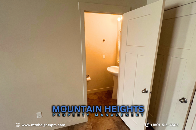 Building Photo - 14391 S Oakfield Way