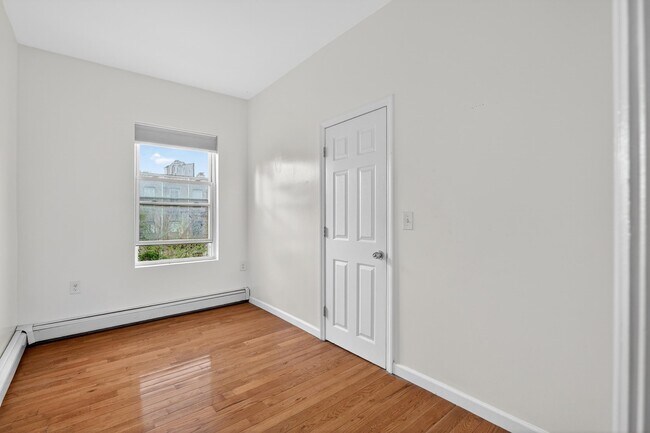 Building Photo - 359 Palisade Ave