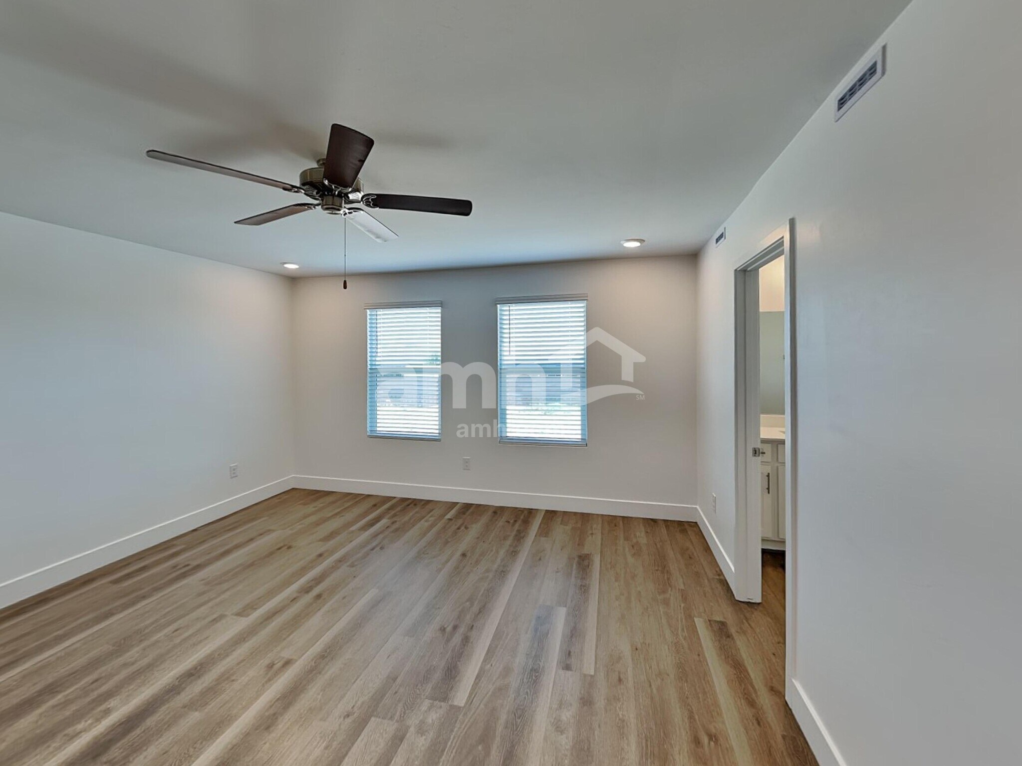 Building Photo - 9596 Harkes Dr