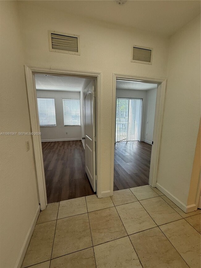 Building Photo - 2113 Shoma Dr