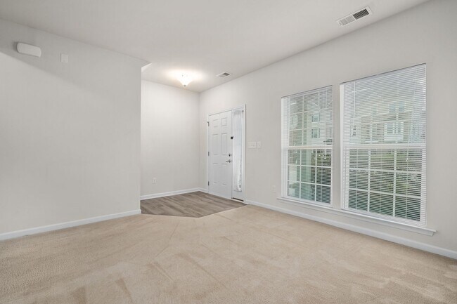 Building Photo - Smithfield Home