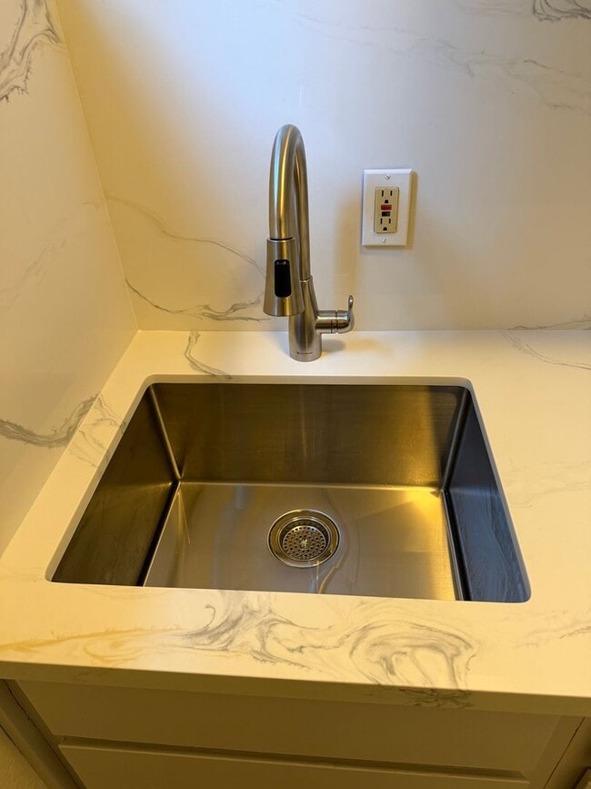 Building Photo - almonte