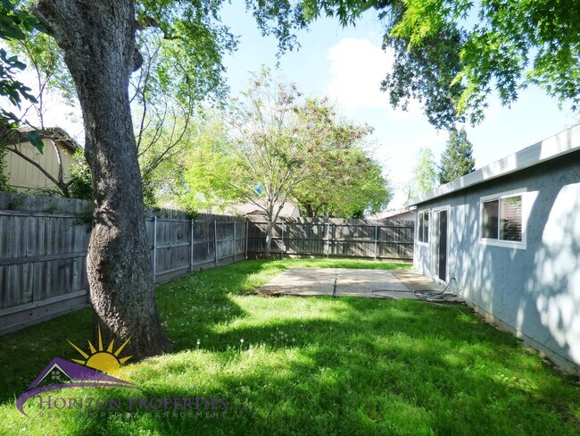 Building Photo - 3 Bed 2 Bath 1,317sqft Citrus Heights Home in Wildwood Estates