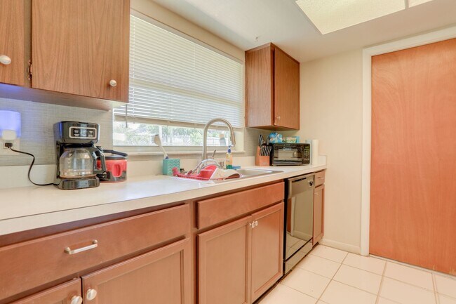 Building Photo - 3086 Bluebrook Dr