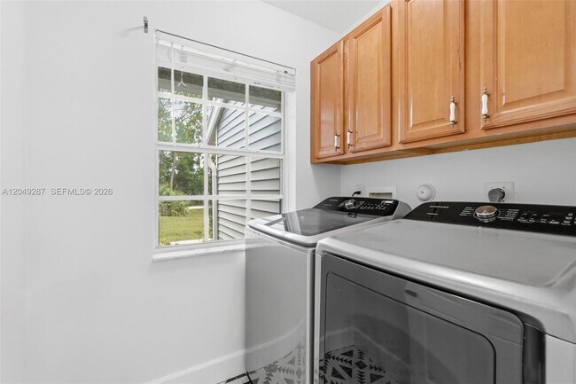 Building Photo - 12921 76th Rd N