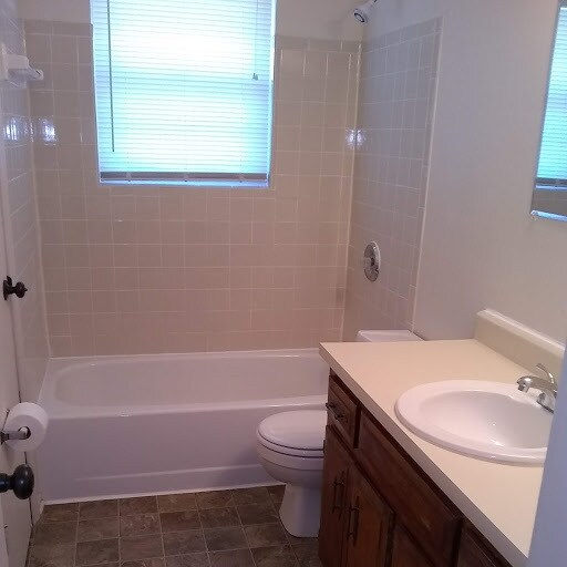 Building Photo - 7006 N Chas Dr