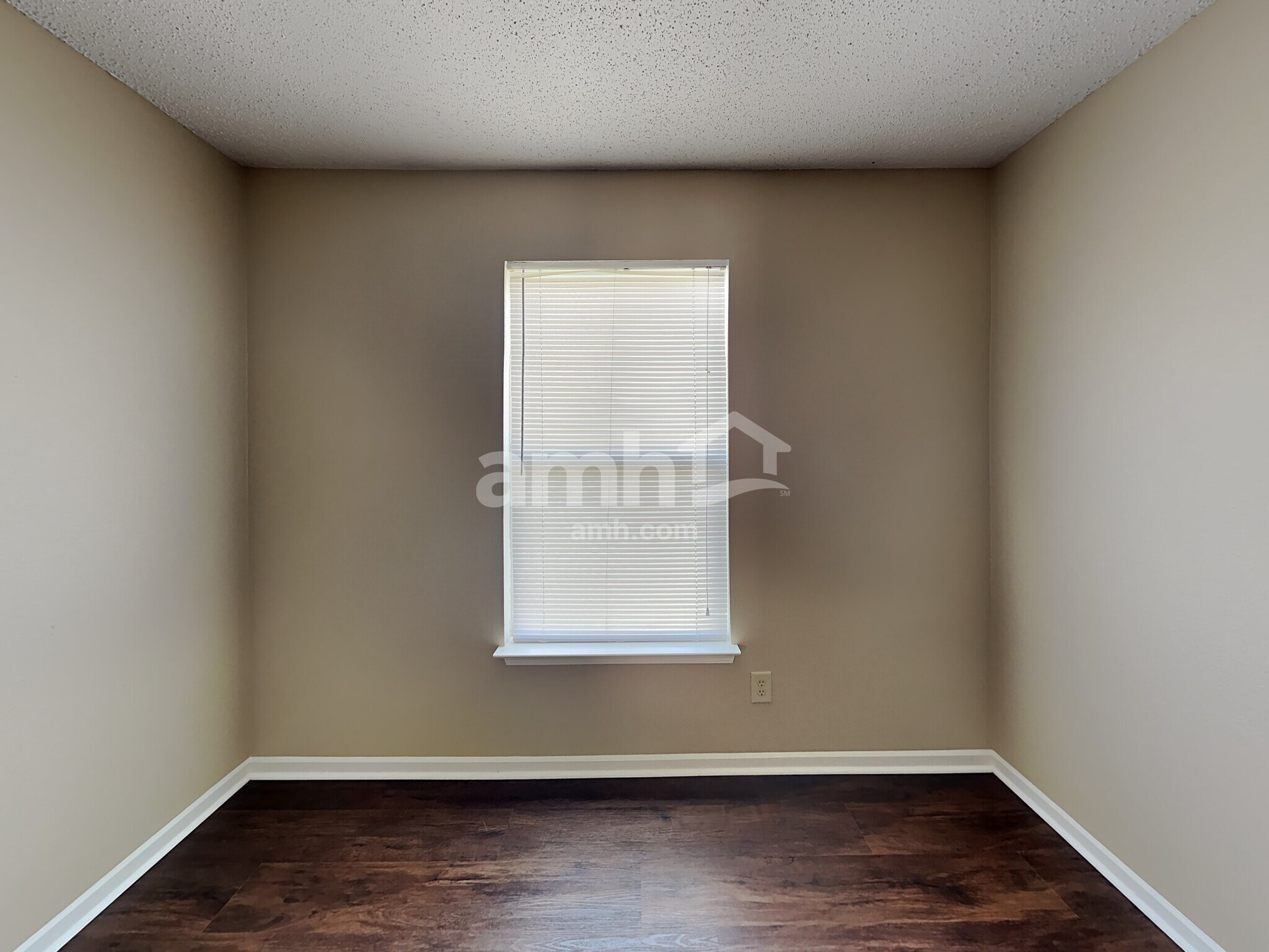 Building Photo - 6710 Waverhill Dr