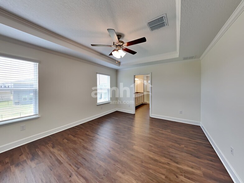 Building Photo - 2118 Saffron Walden Dr