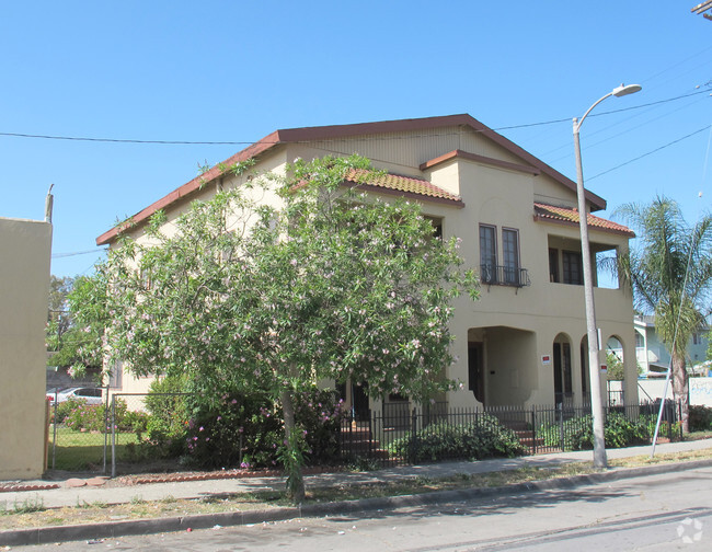 Building Photo - 9701 Grandee Ave
