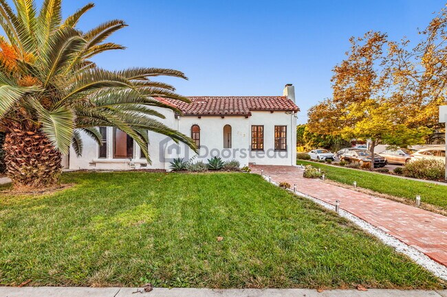 Building Photo - 603 S Mansfield Ave