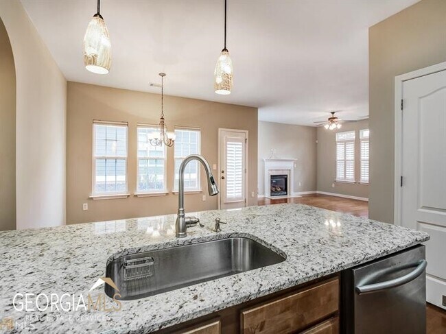 Building Photo - 54 Medallion Park