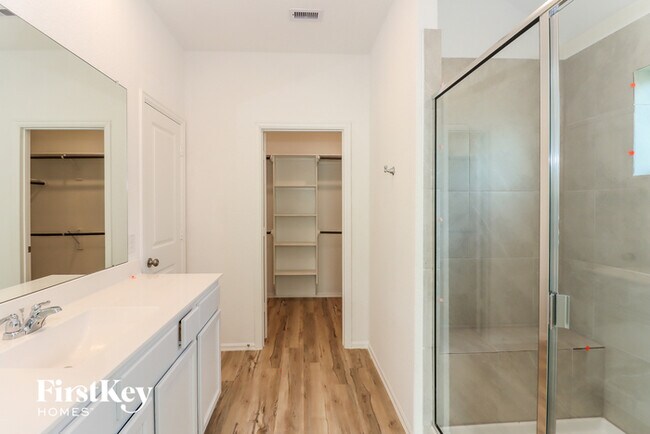 Building Photo - 7727 Jasmine Chase Dr