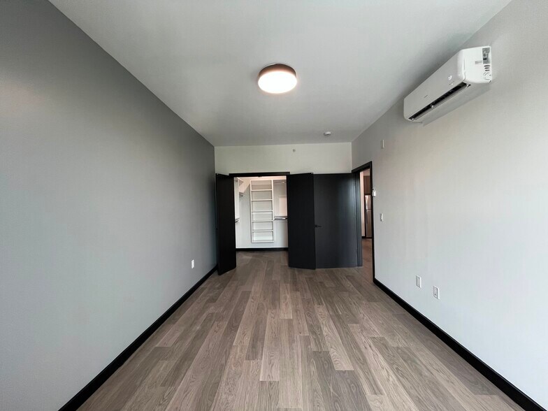 Building Photo - 135 Mallory Ave