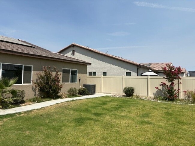 Building Photo - 3 Bedroom + Office, 2 Bath Home with Solar...